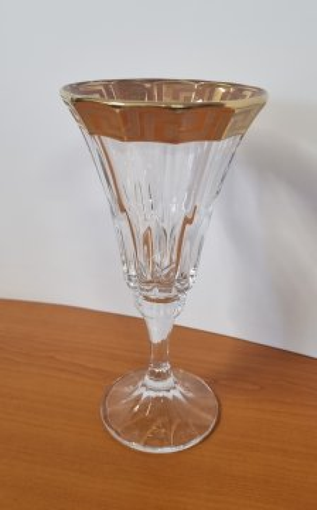 sklo červené víno Wellington